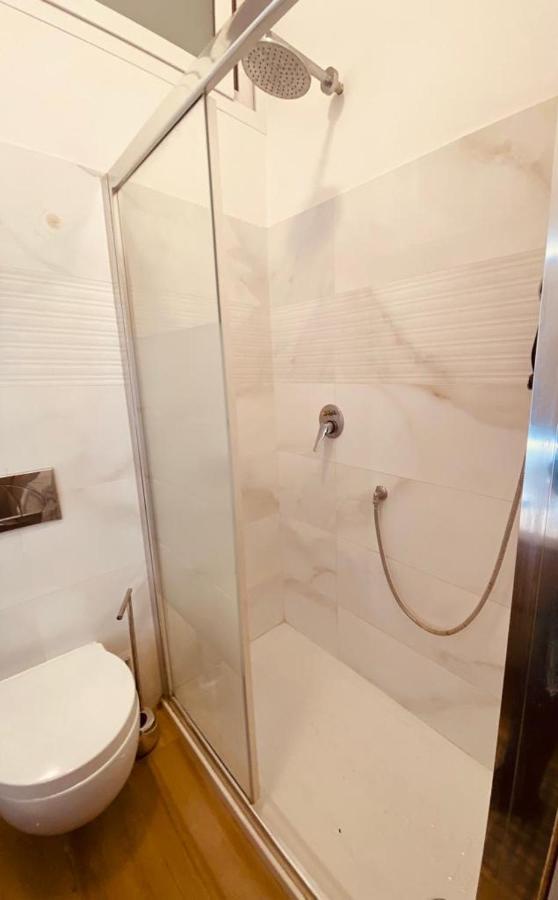 Large Garden Apartment โรม ภายนอก รูปภาพ