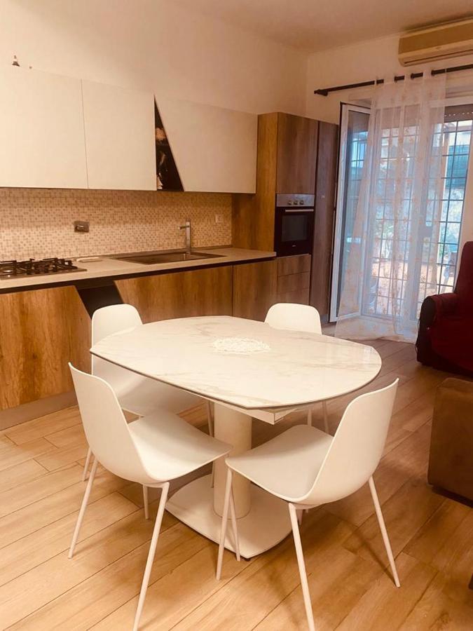 Large Garden Apartment โรม ภายนอก รูปภาพ